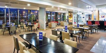 Хотел Holiday Inn Espress Lisbon - лоби