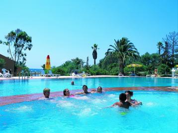 Хотел Ephesia Holiday Beach Club HV - басейн
