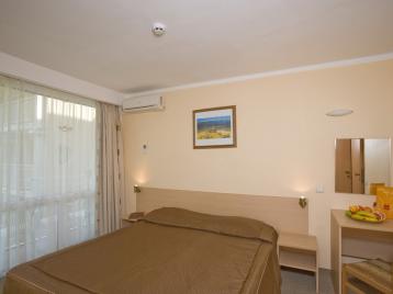 Club Hotel Evrika Beach - фамилна стая