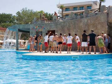 Club Hotel Evrika Beach - басейн