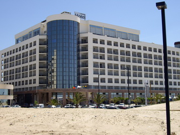 Хотел Costa da Caparica 4* - фасада