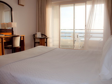 Хотел Costa da Caparica 4* - стая