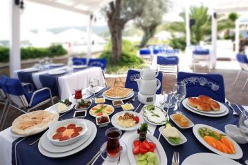 Хотел Voyage Torba 5*, закуска във вилите
