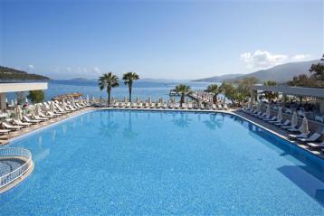 Хотел Voyage Torba 5*, басейн