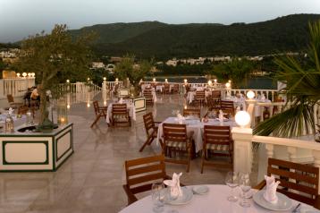 Хотел Rixos Premium Bodrum 5*, ресторанти и барове